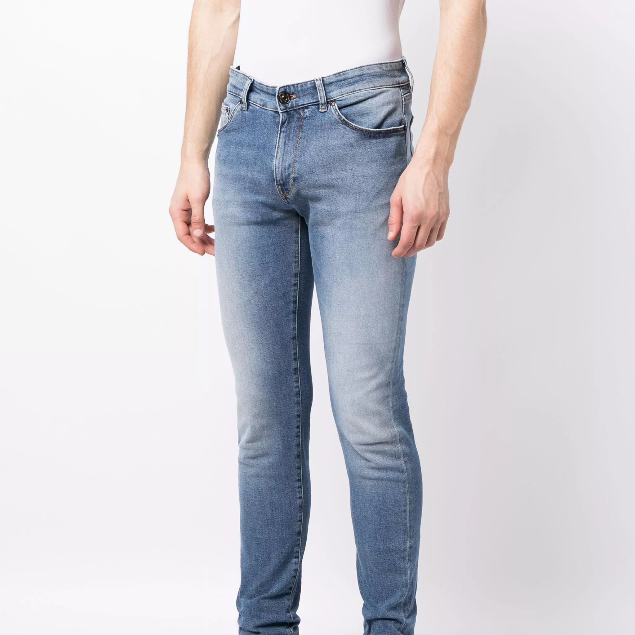 Tommy Hilfiger Men’s Worn-Out Jeans: Blue Denim Fit