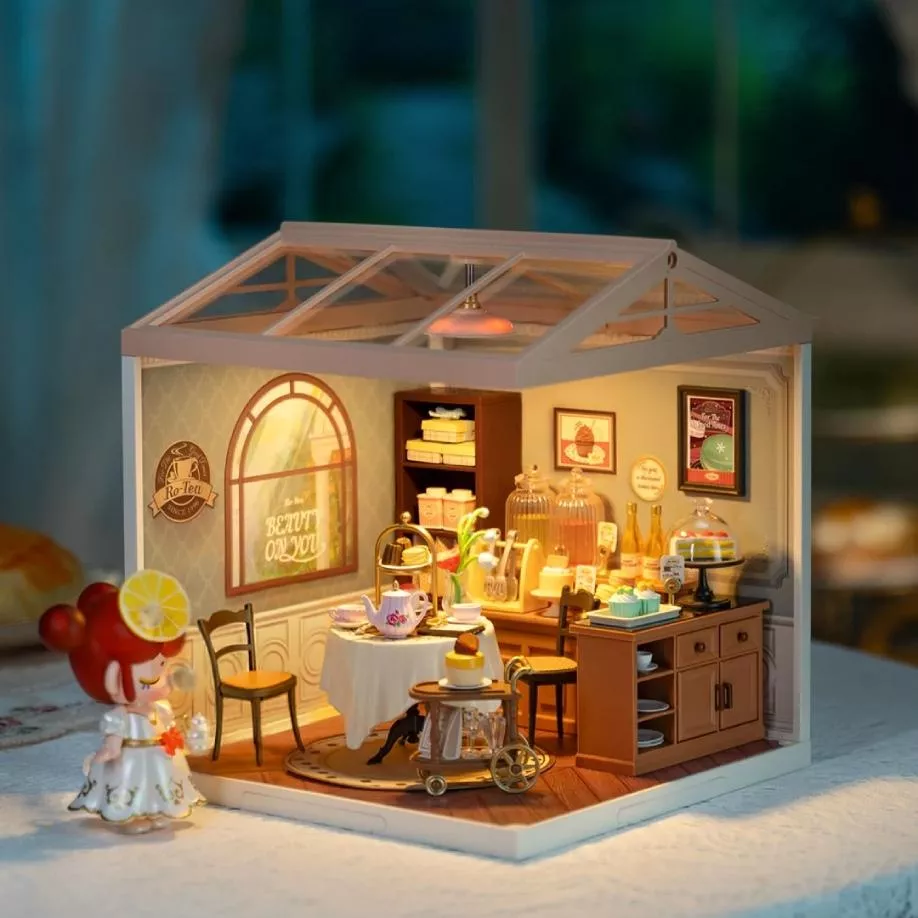Mini Café Bar Dollhouse Blocks: Leisurely Cheers Set