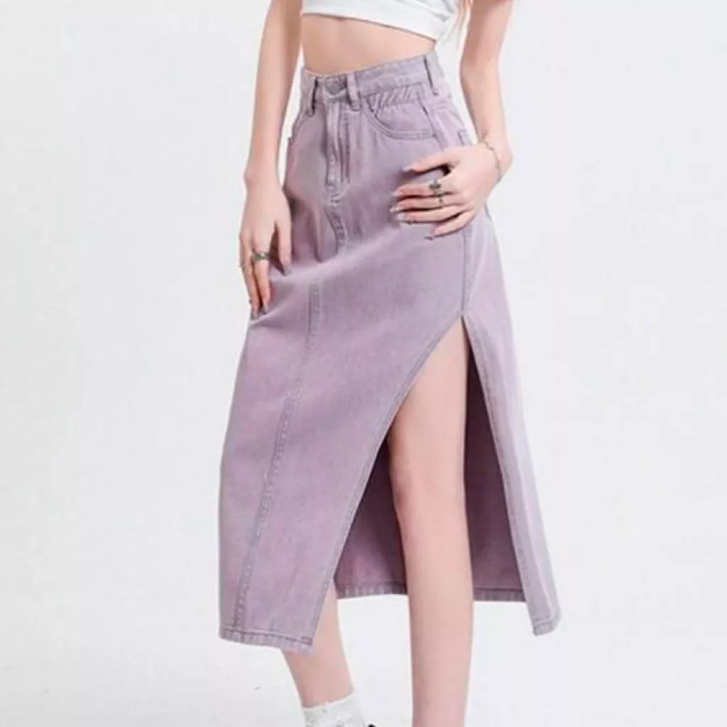 How to Style a Vintage High-Waist Denim A-Line Skirt